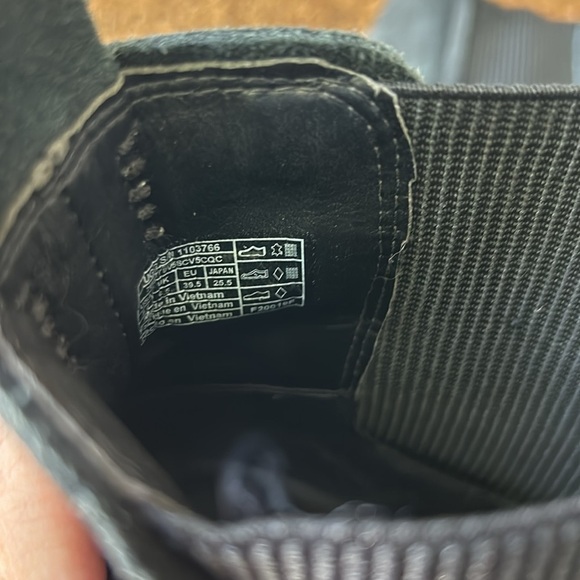 UGG Hazel Waterproof Chelsea Ankle Boots Black Size 8.5 Lightly Used - Picture 10 of 10